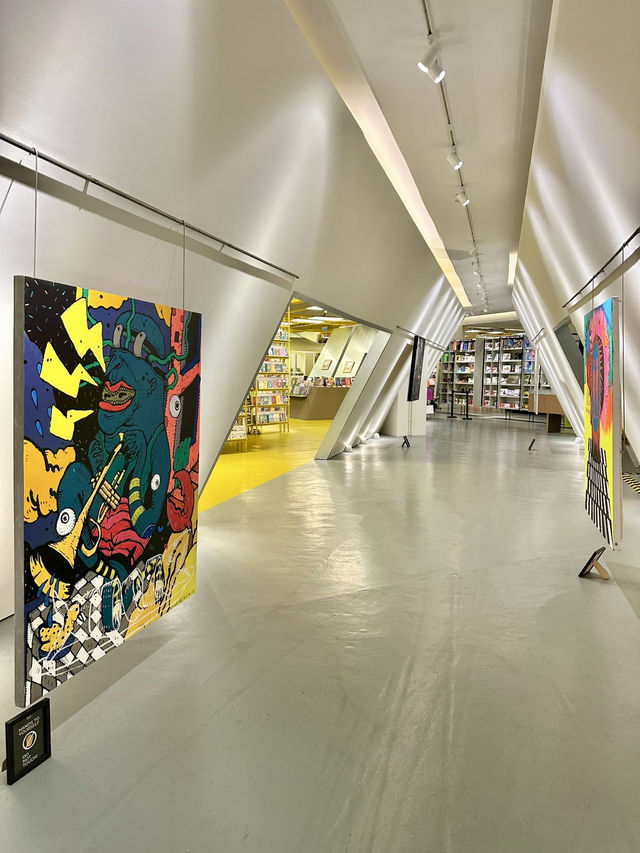 Read Between the Walls: BookXcess BBCC Blurs the Line Between Bookstore and Gallery