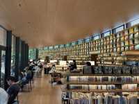 MUFG PARK Library – Tokyo’s Forest Bookshelf Retreat