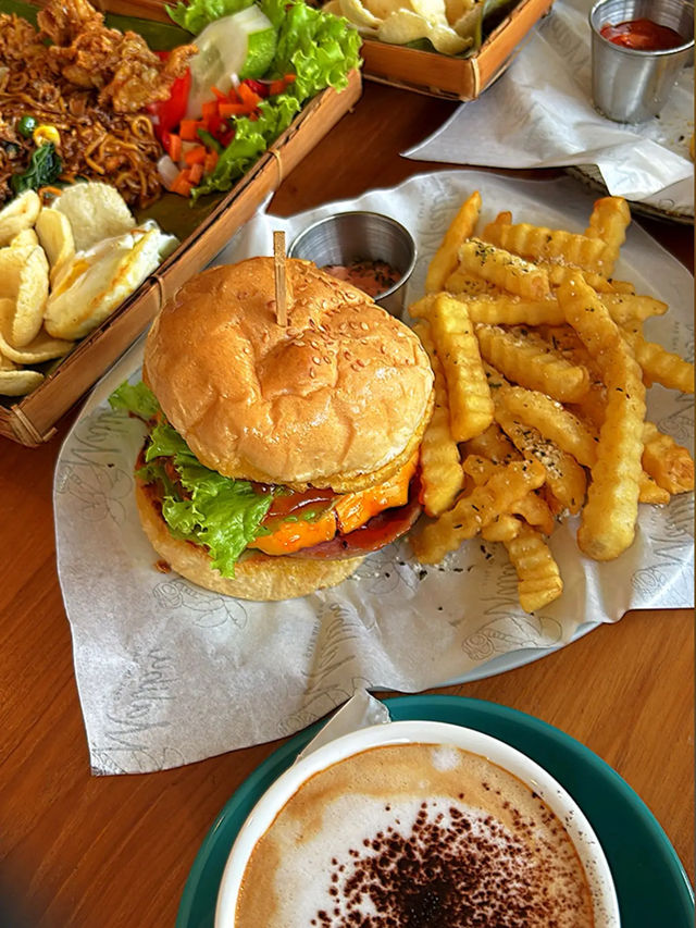Malibu Bar and Cafe: Batam’s Tropical and Beach Flavor Playground