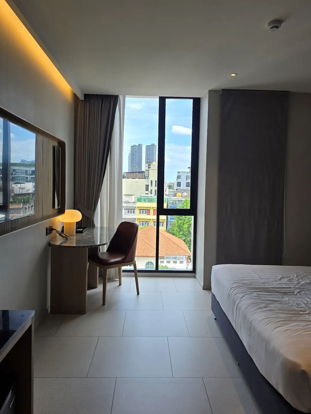 Charoennakorn’s Chic Secret Stay
