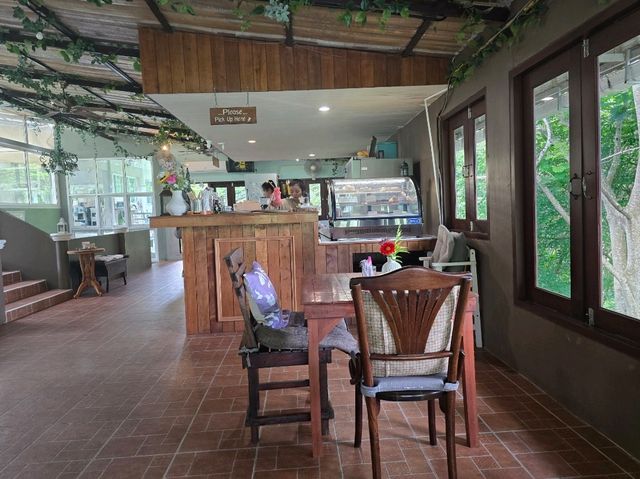 Cherhouse Café farm & more