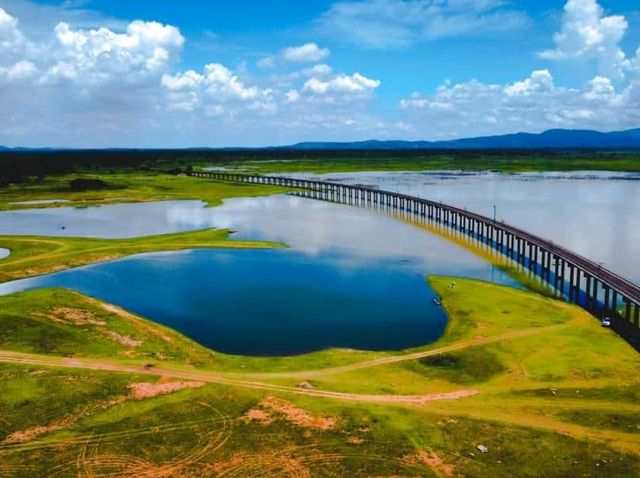 ทางรถไฟลอยน้ำ ลพบุรี