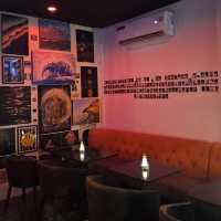 NO NAME? Coffee and Cocktails ชิค ชิลล์ริมหาด