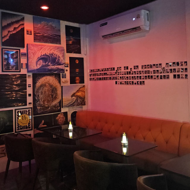 NO NAME? Coffee and Cocktails ชิค ชิลล์ริมหาด