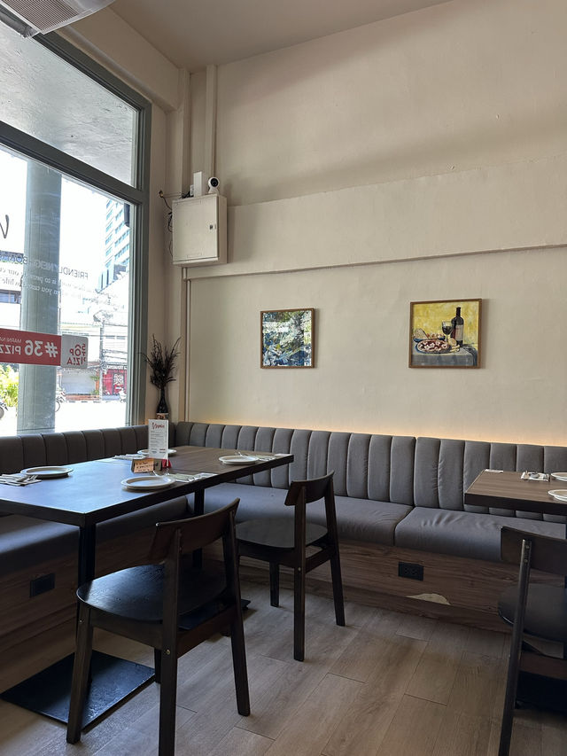 Savoring the Flavors at Marni: Phuket's 🇹🇭 Viral Pizzeria 