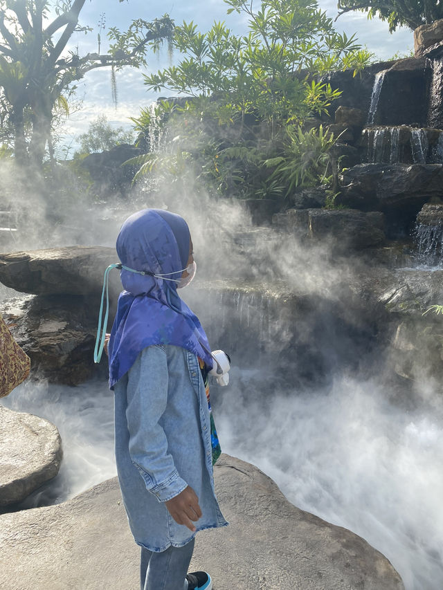 สวนลุงเวศน์ (Lungveat Garden)
