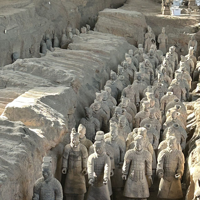 終於去咗西安大名鼎鼎嘅兵馬俑…. 實在係勁震撼