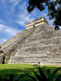 Ancient Echoes and Sun soaked Stones at Chichén Itzá