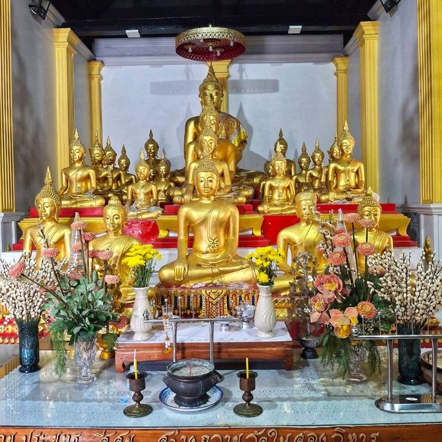 สักการะหลวงพ่อโต พระพุทธโสธรจำลองที่เมืองปากน้ำ