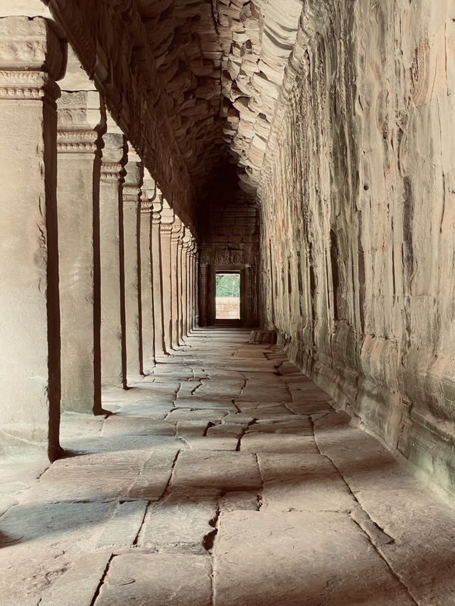 A journey into Cambodia’s ancient history and culture👫😎👍😍