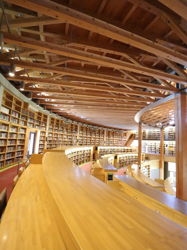 🏛 中嶋記念図書館|国際教養大学 🏛 中嶋記念図書館|国際教養大学