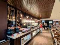 A Groovy Breakfast at Jazz Hotel!