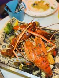 📍【荃灣慶祝畫碟西餐廳！海鮮控必試巨型龍蝦盤🦞】  
