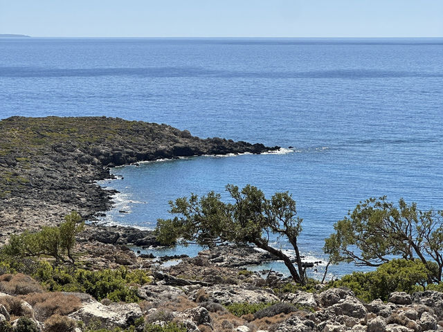 Stunning viewpoint and ancient castle in Loutro