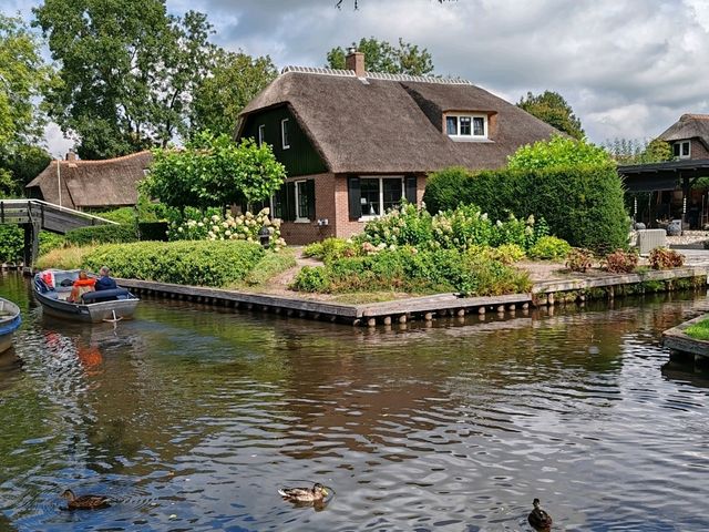 A Day in Giethoorn