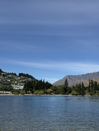 [Queenstown, New Zealand] A leisurely stroll along Lake Wakatipu 🌿🦆