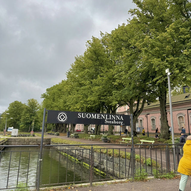 🇫🇮ヘルシンキの海中宝島、歴史と冒険の楽園！ 🏰✨