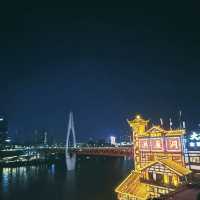 在山城的層次裡，尋找光的蹤影✨