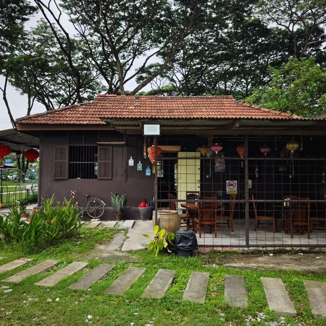 Rumah Kayu: Air Itam’s Hidden Gem with Kampung Vibes