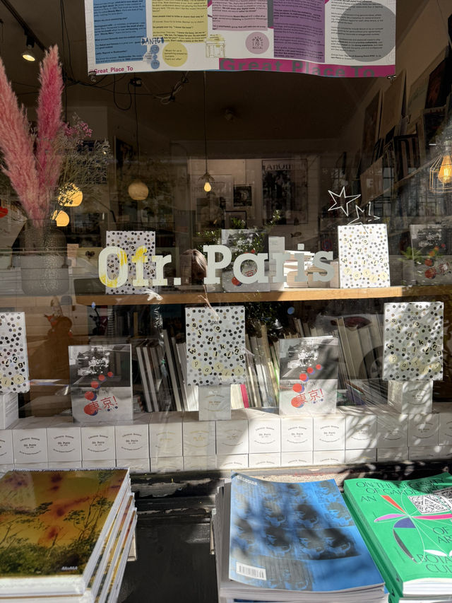 【パリで最もお洒落な本屋”Ofr.paris ”】