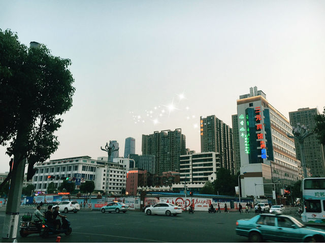 Chilling Around Jinbi Street