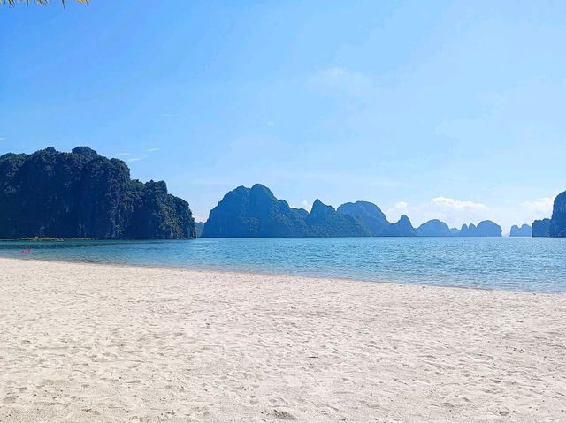Hon Gai Beach