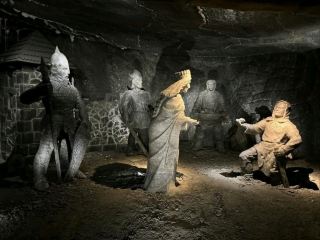 마법과 역사가 가득한 지하 여행