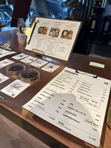 A Stylish Coffee Break at Uni, Omotesando A Stylish Coffee Break at Uni, Omotesando