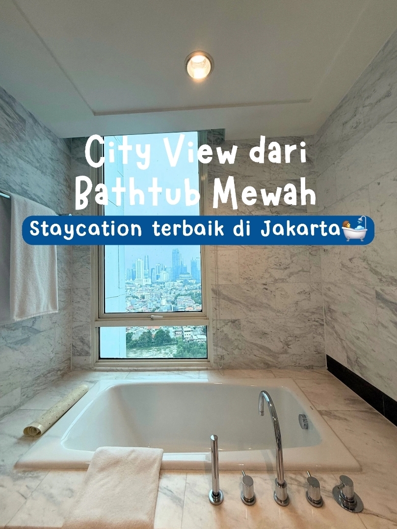 Kalau kamu lagi cari tempat staycation di Jakarta yang super lengkap dan cocok untuk long stay maupun short escape, Fraser Residence Sudirman ini benar-benar worth it banget! 🏙️✨ 
Lokasinya strategis di Kuningan, dekat MRT Setiabudi Astra, jadi gampang ke mana-mana baik untuk kerja maupun liburan. 
Begitu masuk, suasananya langsung terasa modern dan nyaman.

Unit kamarnya luas, dilengkapi living room, dining area, kitchen, dan bahkan ada opsi 2 bedroom untuk keluarga. 
Kamar utamanya besar, kasurnya empuk, dan ada bathtub mewah dengan city view yang bikin pengalaman stay makin tenang dan premium. 
Toiletries lengkap, air panas stabil, dan kebersihan kamar benar-benar terjaga.

Yang paling bikin betah, fasilitasnya lengkap banget: mulai dari gym, kolam renang, lapangan basket, tenis, jogging track, sampai mesin cuci di unit, super praktis untuk long stay. 
Stafnya ramah dan proses check-in juga cepat.

Yuk cobain staycation di Fraser Residence Sudirman.
📍 Jl. Setiabudi Raya No.9, Kuningan, Setia Budi, Jakarta Selatan

#hotelmewah #hotelbintang5 #staycation #hoteljakarta #hoteljaksel #fraserresidence 