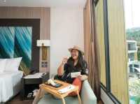 ที่พักบนเนินเขามองวิวหาดป่าตองได้เต็มตา เงียบสงบ