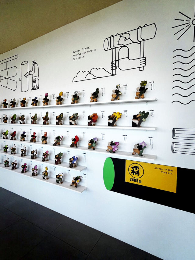 Alishan Forest Art Gallery – A Calm Cultural Stop at the Bus Transport Hub