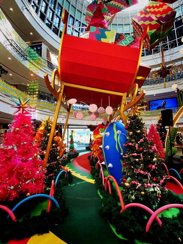 Queensbay Mall’s Happy Piñata Holiday Queensbay Mall’s Happy Piñata Holiday