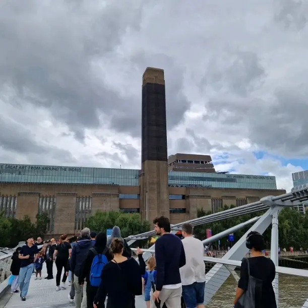 London's Tate Modern Adventure: Top Tips for Art Enthusiasts!