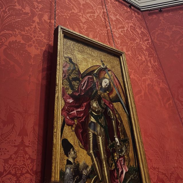 Canvas of Time: An Immersive Art Museum 