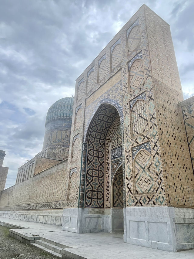 The Bibi-Khanym Mosque