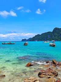 Phi Phi Islands: Turquoise Waters and Tropical Bliss