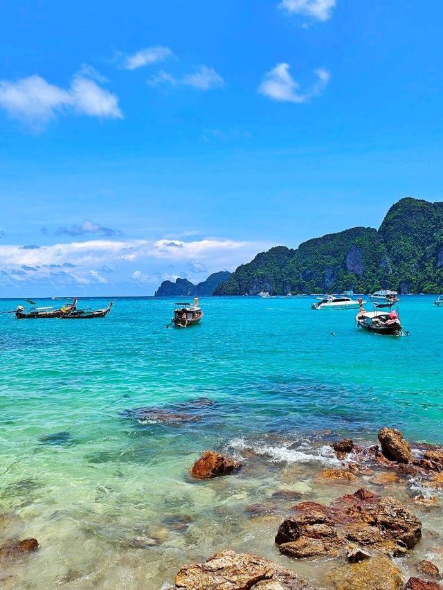 Phi Phi Islands: Turquoise Waters and Tropical Bliss