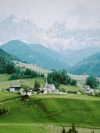 Switzerland’s Affordable Capital Experience 🐻🏰
