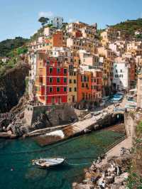 🌊 Riomaggiore: The Colorful Gateway to Cinque Terre 🇮🇹✨