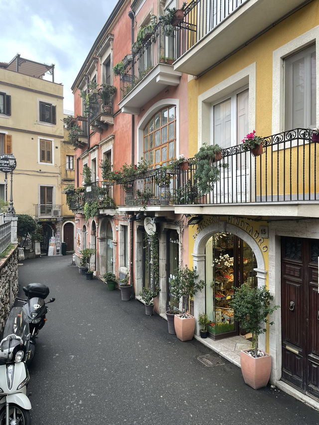 Sicilian streets and flavours 