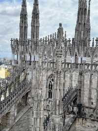 A Stylish Stroll Through Milan: Where Fashion Meets History