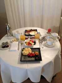 Through the Looking Glass: A Night at Sanderson London