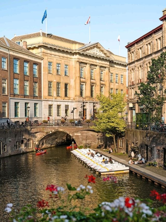 🏰🚲 “Hidden Canals & Timeless Charm: A Day in Utrecht” 🇳🇱