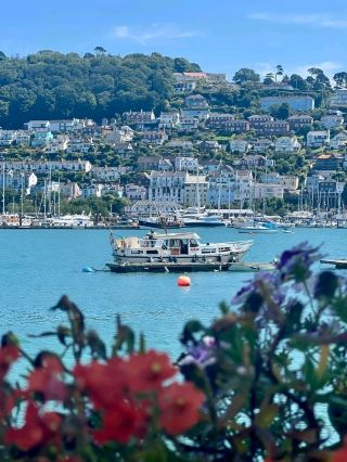 Dartmouth once had a “Winter Carnival” statue so risqué the college melted it down. then rebuilt it