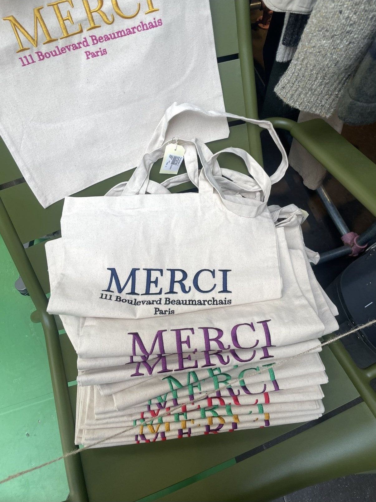 パリ土産】トートバッグが可愛い♡「Merci」でお買い物?️?? | Trip 