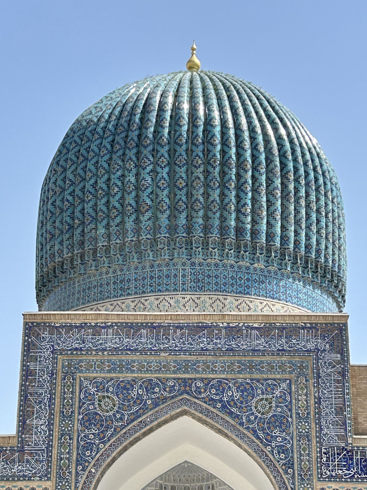 A Symphony of Turquoise: The Hypnotic Architecture of Uzbekistan’s Greatest Ancient Sites.