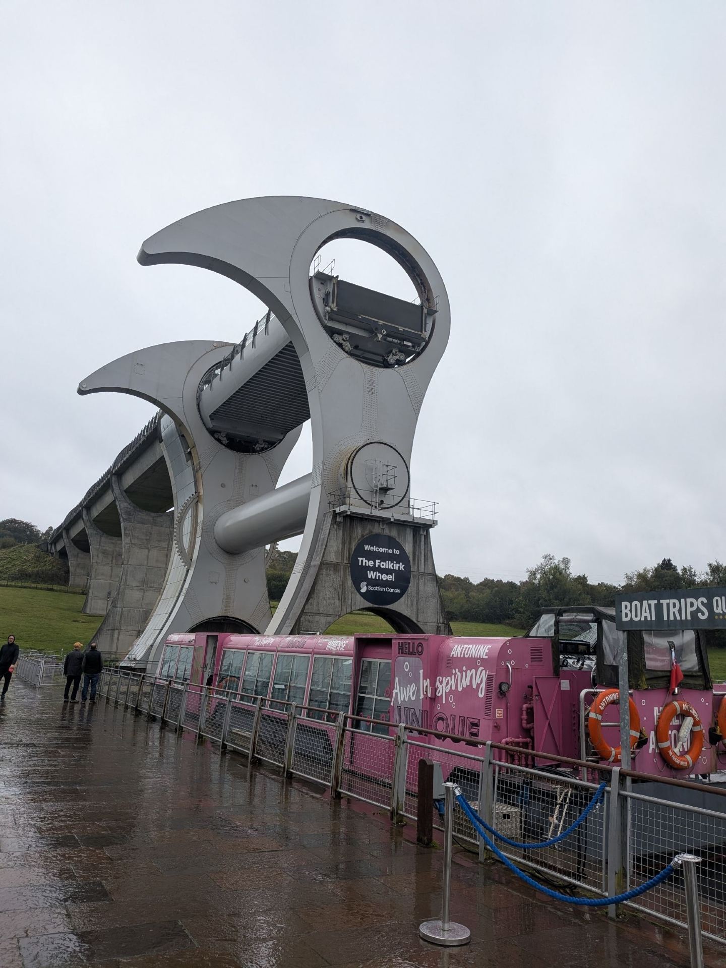 Take a Boat Ride on the Falkirk Wheel — Scotland's Incredible Rotating Lift! 🎡🚤
