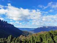 The Great Blue Mountains-Three sisters