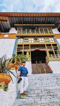 Ancient temple | Punakha Dzong full of romantic legendary colors