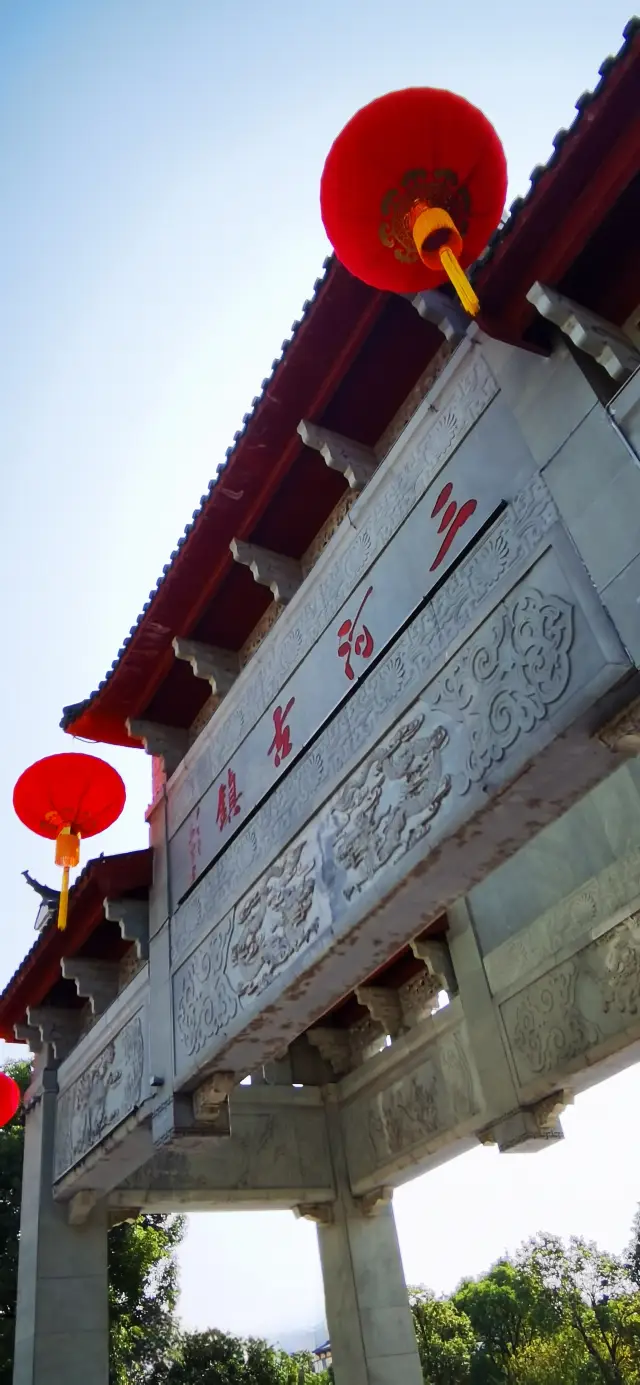 Sanhe Ancient Town, a traditional Jianghuai water town in the central Anhui region